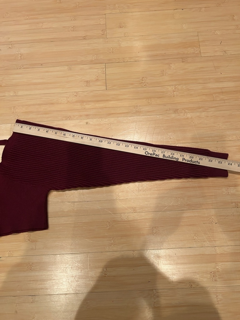 Windsor Maroon Ribbed V-Neck Cropped Sweater - Picture 4 of 9